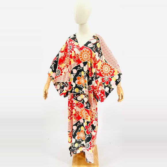 Natori Red Black Yellow Asian Floral Geometric Satin Kaftan - Picture 1 of 7